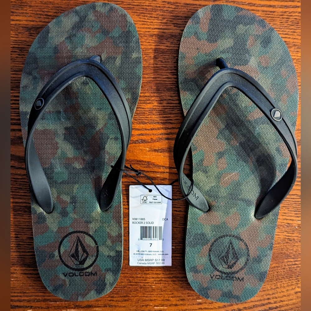 NWT Volcom Rocker 2 Sandals (Camo)